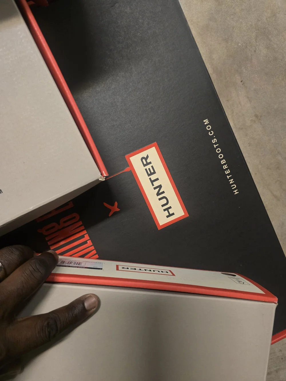 Hunter Men's Boots Box - Classic Gray Packaging